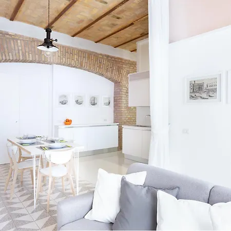 Lilli Vatican White Domus * Roma