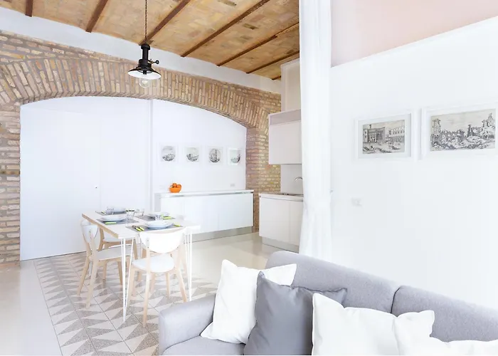 Lilli Vatican White Domus * Rome